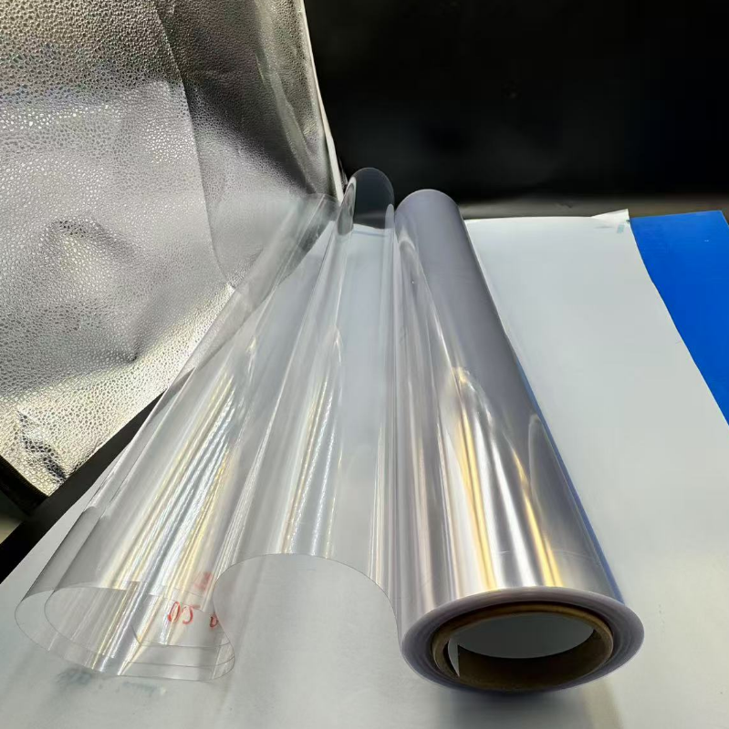 De mångsidiga egenskaperna och tillämpningarna av transparent PVC-film i blisterförpackningar och längre