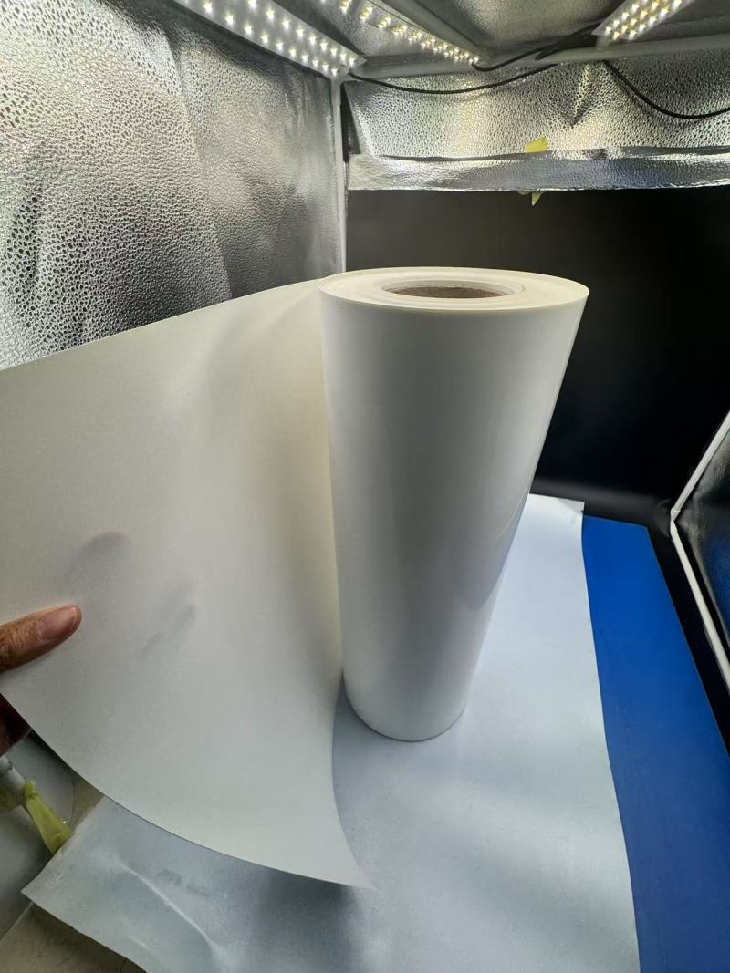 Película PS Branca: Uma Campeã Versátil em Soluções de Embalagem Modernas