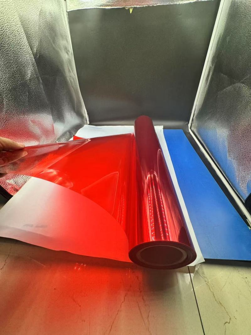 Den livlige alsidighed af farvet PVC-film i emballage og indretning