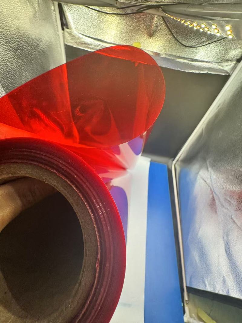 Den livlige alsidighed af farvet PVC-film i emballage og indretning