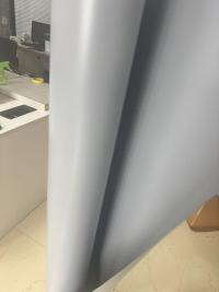 ฟิล์ม พีวีซี สีเทา: ทางเลือกที่ทนทานและหลากหลายสำหรับอุตสาหกรรมยุคใหม่