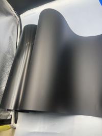 التنوع القوي لفيلم البوليسترين الأسود في أدوات المائدة والتغليف الإلكتروني