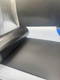 التنوع القوي لفيلم البوليسترين الأسود في أدوات المائدة والتغليف الإلكتروني