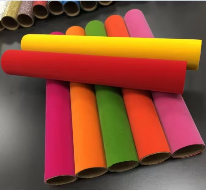Eigenschaften und Anwendungen von PVC-Flockfolien bei der Herstellung von Schnittmustern für Kleidung, Luxus-Schmuckschatullen und Brillenetuis