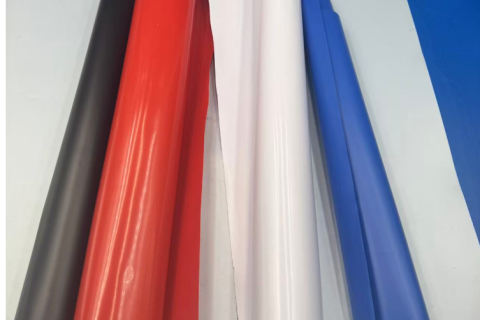 PVC FOLIJA Značilnosti in uporaba barvnih PVC zaščitnih folij za jeklene plošče