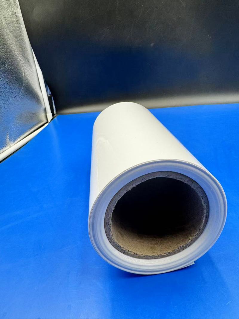 Đặc điểm và ứng dụng của màng PVC trắng trong bao bì dược phẩm và điện tử