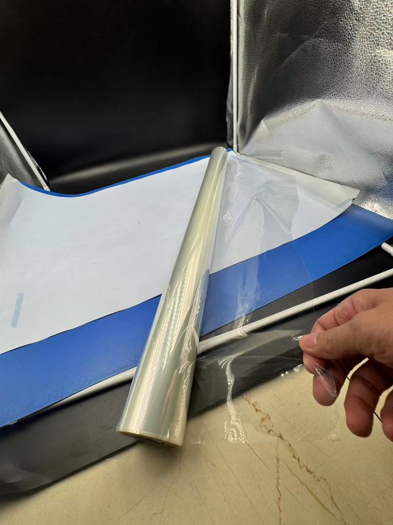 Značilnosti in uporaba prozorne PVC skrčljive folije v embalaži