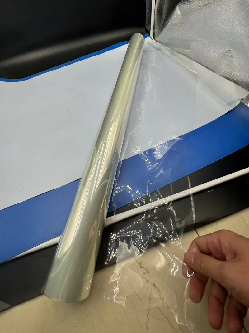 Značilnosti in uporaba prozorne PVC skrčljive folije v embalaži