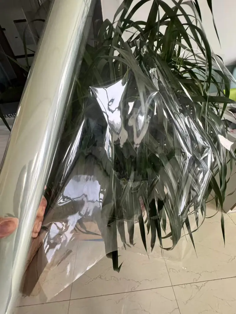 Značilnosti in uporaba prozorne PVC skrčljive folije v embalaži