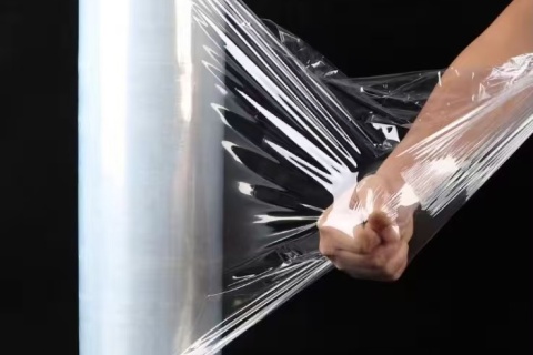 Универсальность и прочность полиэтиленовой стретч-пленки в современных упаковочных решениях