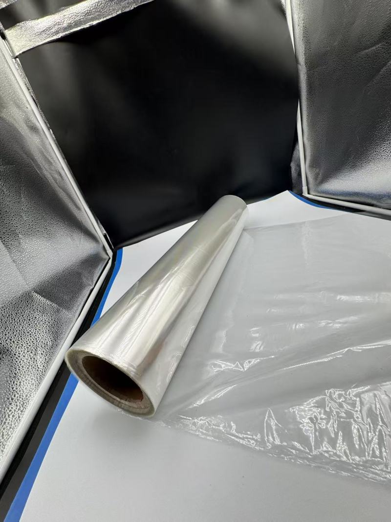 Сила прозрачной термоусадочной пленки ПЭТГ в революционном подходе к упаковке закусок, конфет, орехов и электроники