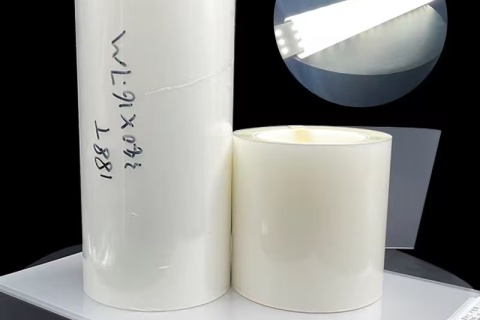 Đặc điểm và ứng dụng của màng PET trắng sữa trong khuếch tán ánh sáng