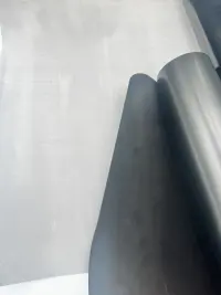 Raziskovanje edinstvenih lastnosti in raznolikih uporab PVC kosmičaste folije