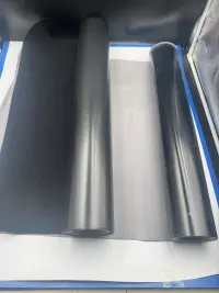Raziskovanje edinstvenih lastnosti in raznolikih uporab PVC kosmičaste folije