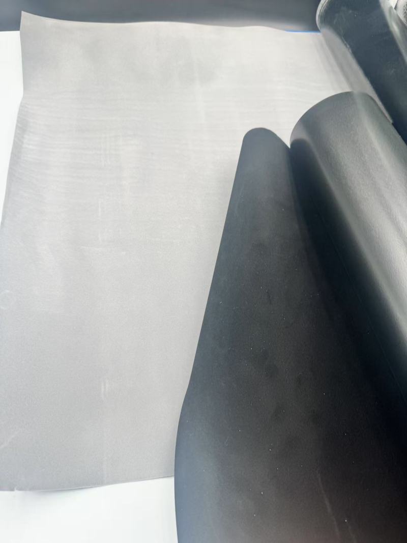 Khám phá các tính chất độc đáo và ứng dụng đa dạng của màng phủ PVC