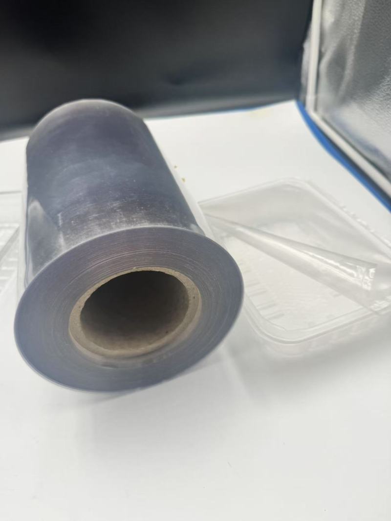 Explorando las propiedades y aplicaciones versátiles de la película PET transparente