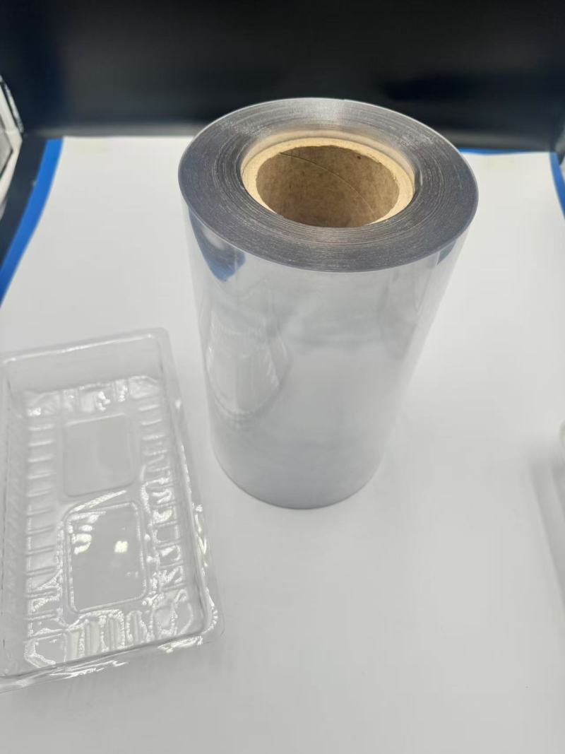 Explorando las propiedades y aplicaciones versátiles de la película PET transparente