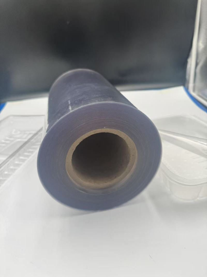 Explorando las propiedades y aplicaciones versátiles de la película PET transparente