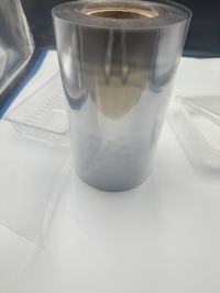 Explorando las propiedades y aplicaciones versátiles de la película PET transparente