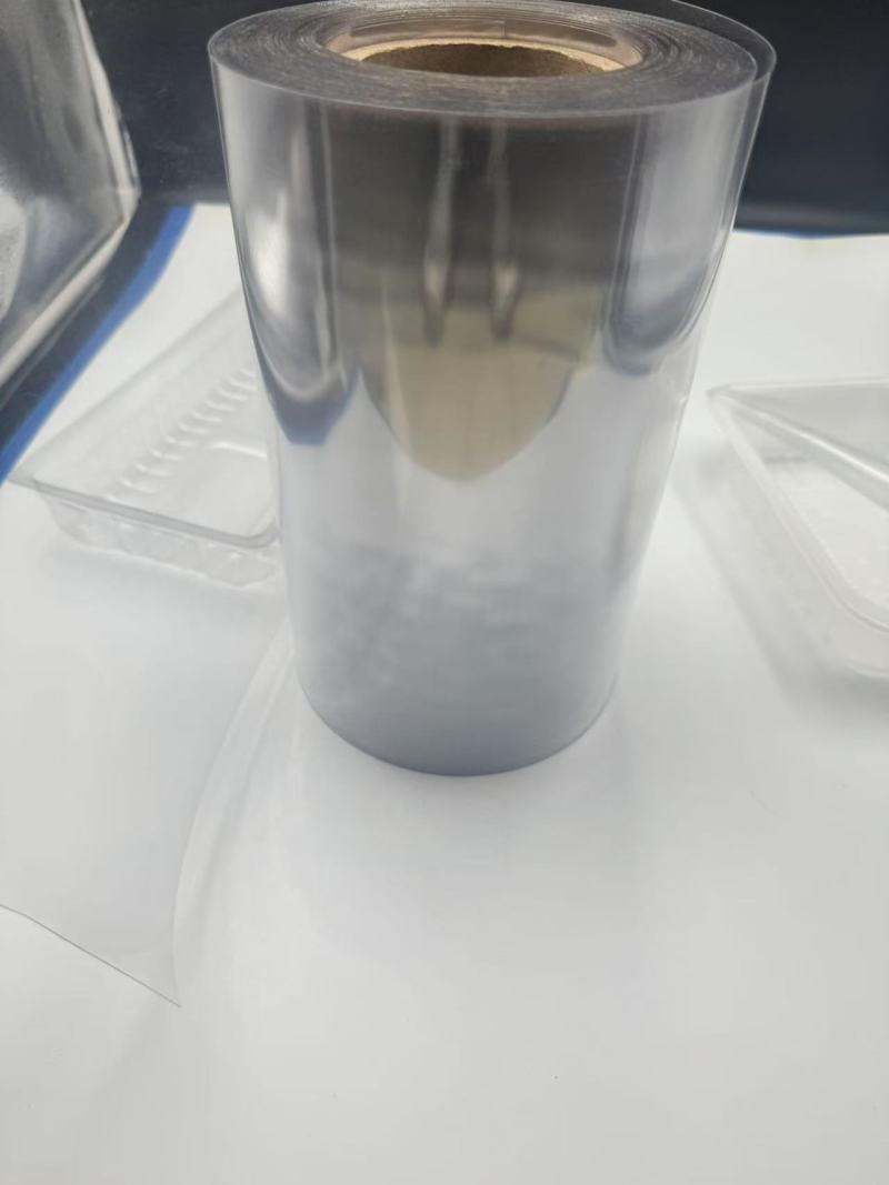 Explorando las propiedades y aplicaciones versátiles de la película PET transparente