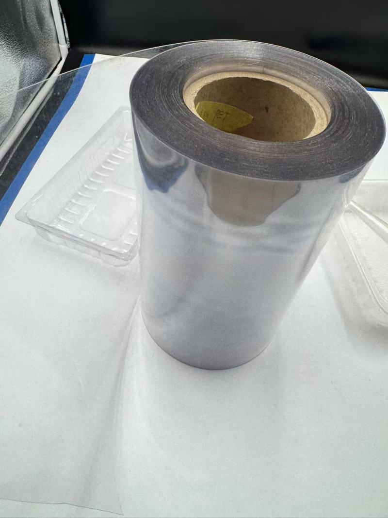 Explorando las propiedades y aplicaciones versátiles de la película PET transparente