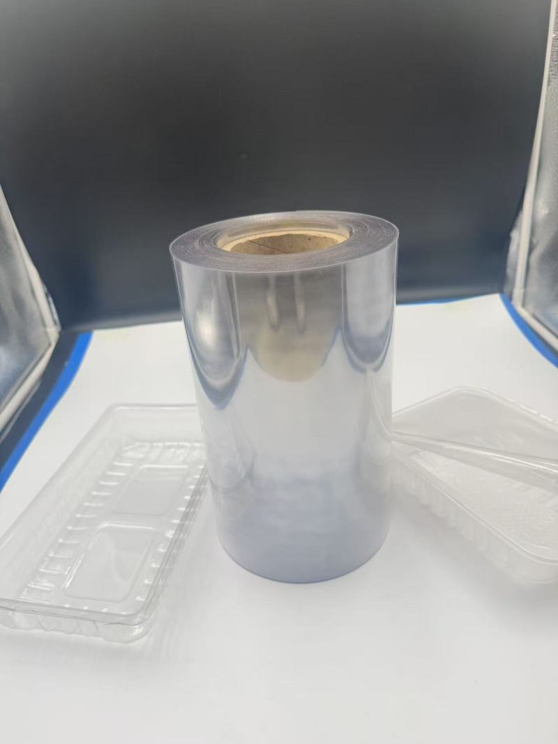 Explorando las propiedades y aplicaciones versátiles de la película PET transparente