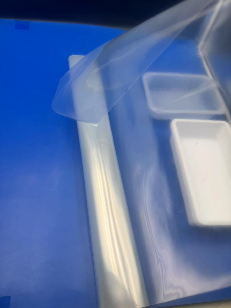 Eigenschaften und Anwendungen von transparenter PET/PE-Heißsiegelfolie in Verpackungen