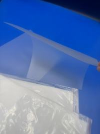 Lastnosti in uporaba matirane polikarbonatne (PC) folije pri tiskanju na armaturne plošče in oglase