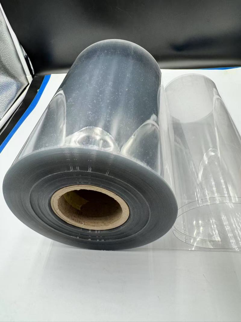 Značilnosti in uporaba prozorne PET folije v sodobni embalaži