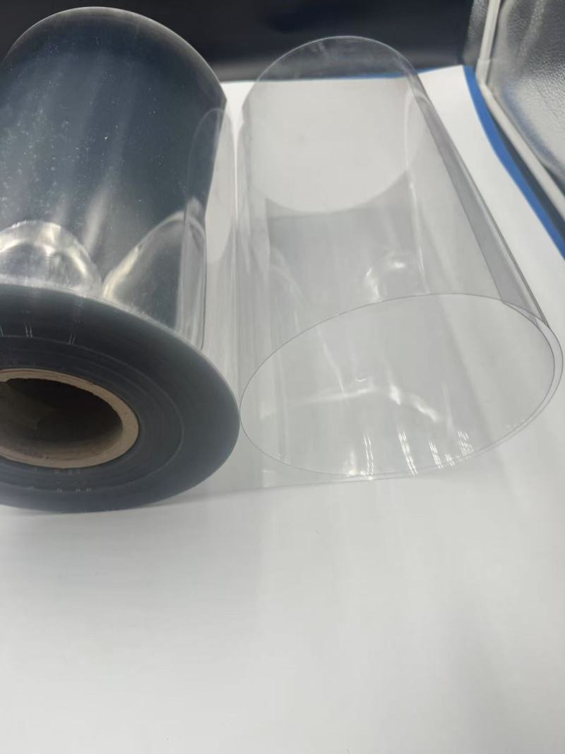 Značilnosti in uporaba prozorne PET folije v sodobni embalaži