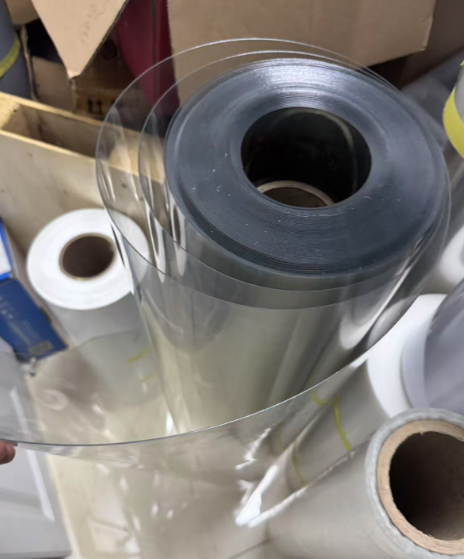 Απελευθέρωση των δυνατοτήτων της διαφανούς μεμβράνης ΚΑΤΟΙΚΙΔΙΟ ΖΩΟ σε ποικίλους κλάδους