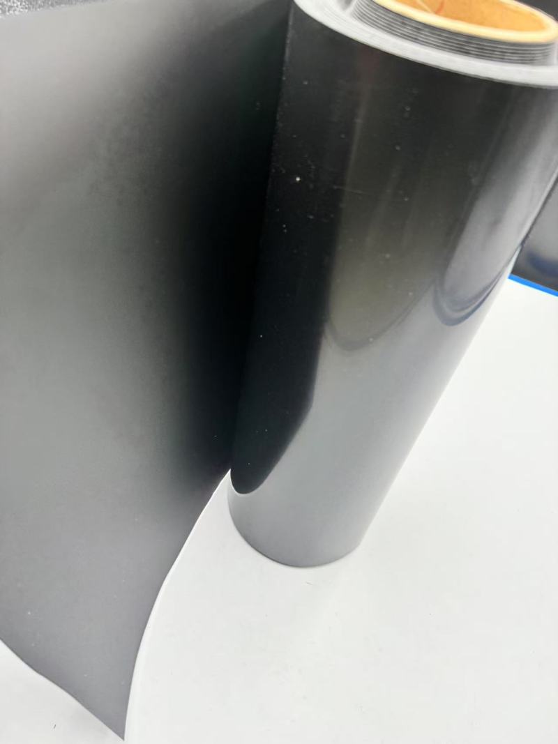 Eigenschaften und Anwendungen der schwarzen antistatischen PS-Folie in verschiedenen Branchen