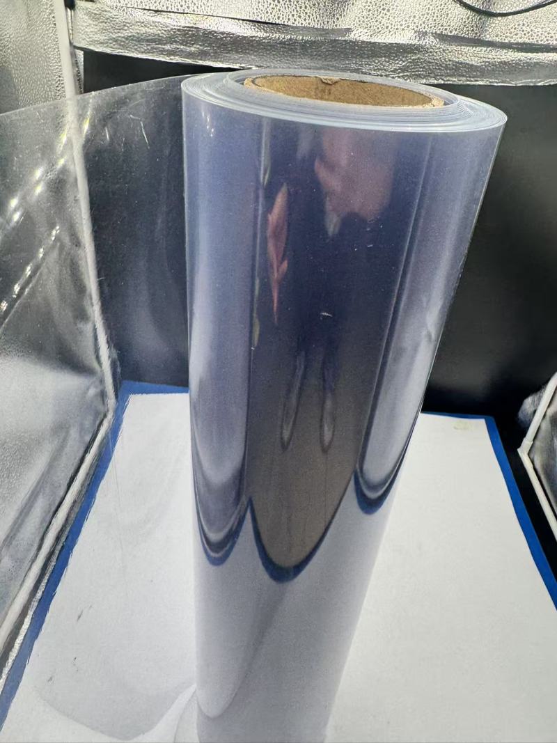 Az átlátszó BOPS fólia jellemzői és alkalmazásai csomagolási megoldásokban