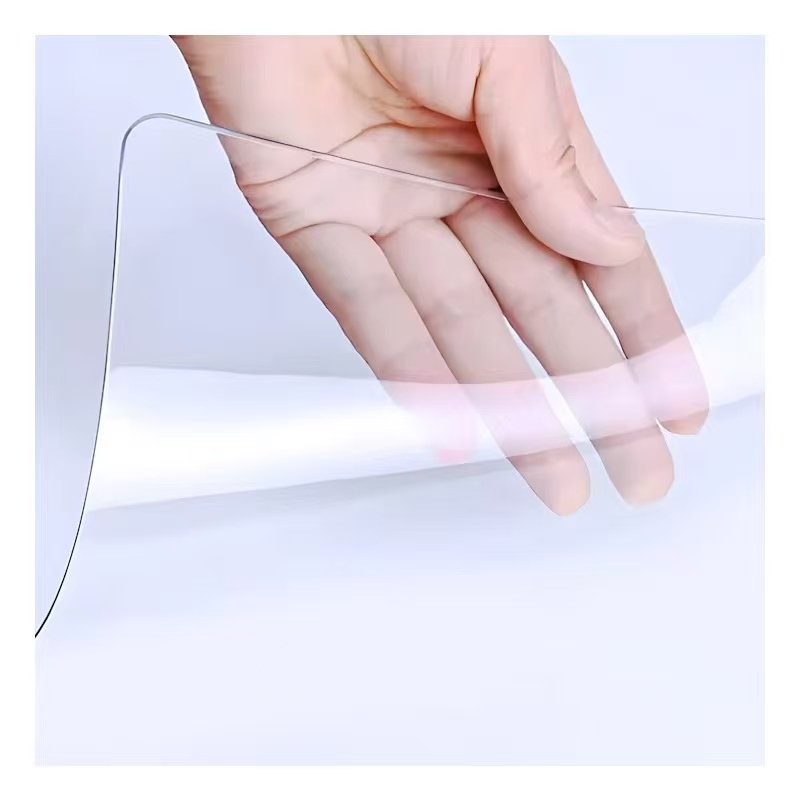 Raziskovanje lastnosti in vsestranske uporabe prozorne fleksibilne PVC folije v sodobnih industrijah