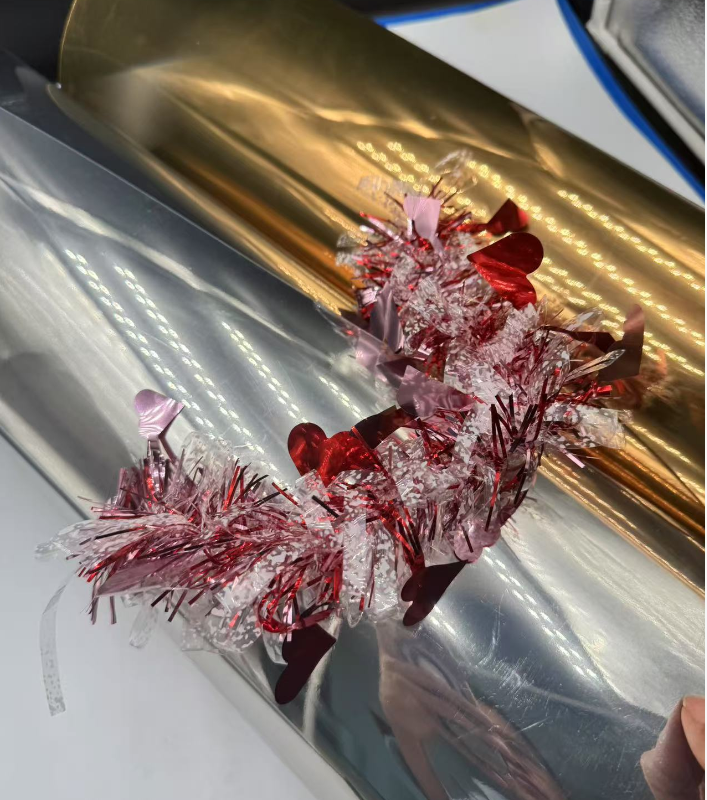 Den pulserende verden af ​​metalliseret PVC/PET-film: Transformation af indretning, mode og festligheder