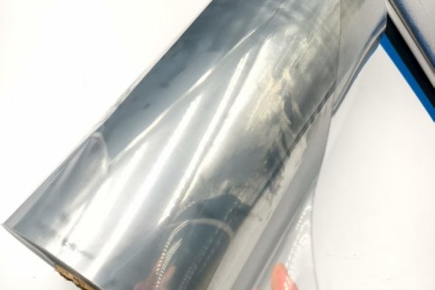 Modro obarvana PET trda folija brez silikona, primerna za tiskanje