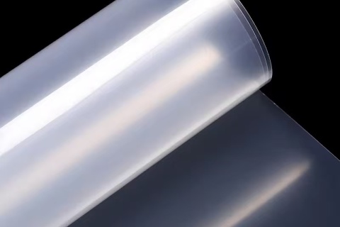 Características y aplicaciones versátiles de la película protectora de PET transparente recubierta