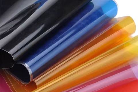 Descubriendo el potencial de la película flexible de PVC: una solución dinámica para usos cotidianos e industriales