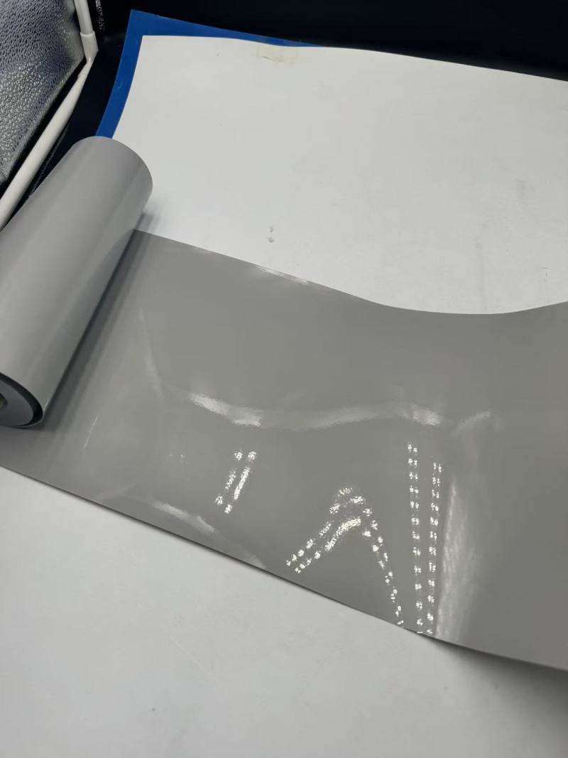 A szürke PVC fólia tulajdonságainak és sokrétű alkalmazásának feltárása