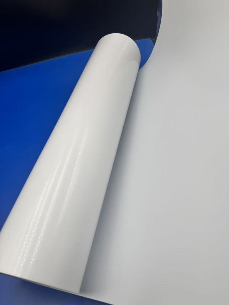 La claridad y versatilidad de la película PET transparente en soluciones de envasado modernas