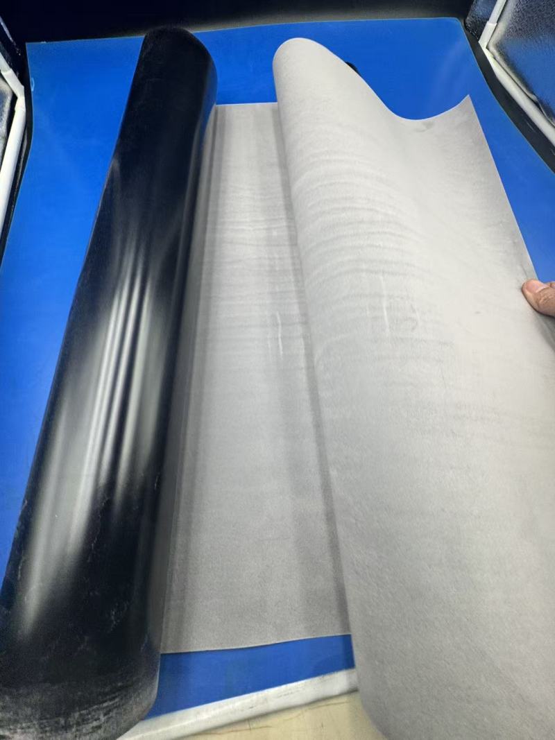 Revelando la elegancia y funcionalidad de la película flocada gris en envases premium