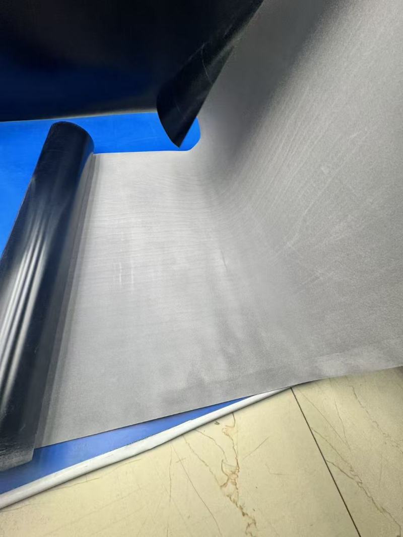 Revelando la elegancia y funcionalidad de la película flocada gris en envases premium