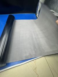 Revelando la elegancia y funcionalidad de la película flocada gris en envases premium