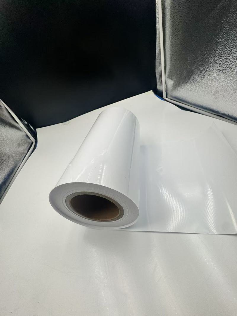 Od zmogljive embalaže do vsestranske zaščite - raziskovanje lastnosti in uporabe - uvod.