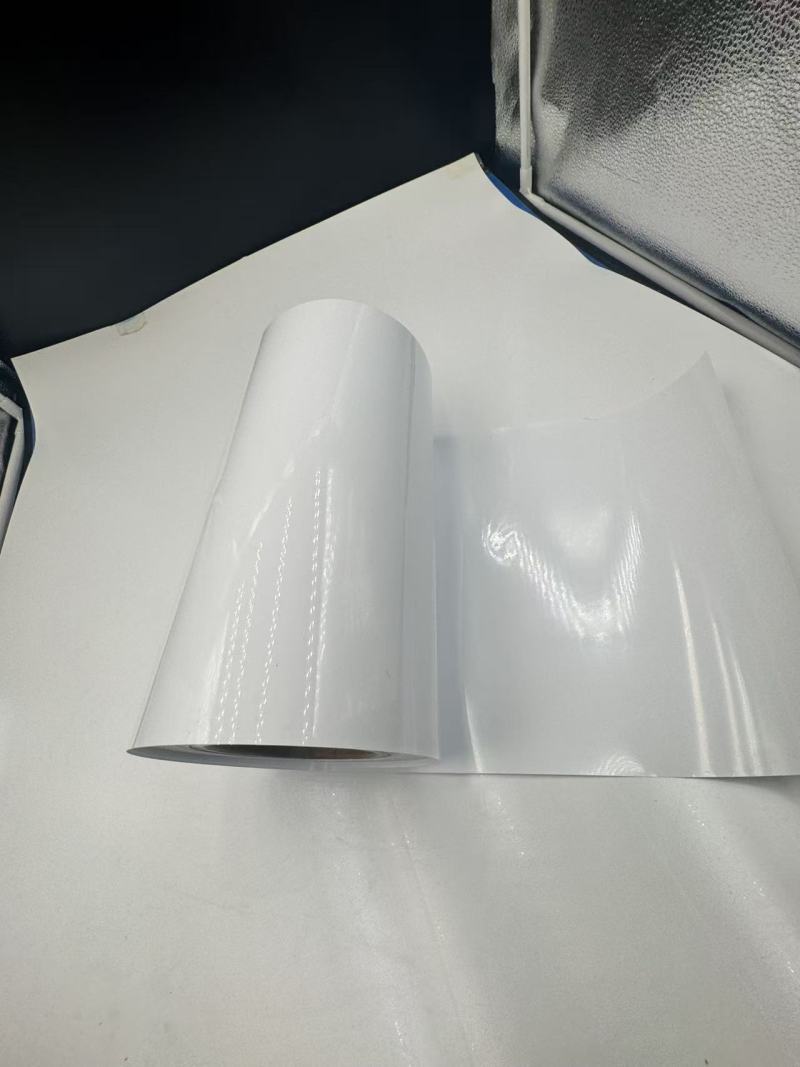 Od zmogljive embalaže do vsestranske zaščite - raziskovanje lastnosti in uporabe - uvod.