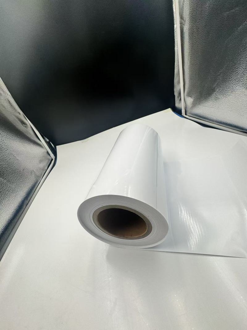 Od zmogljive embalaže do vsestranske zaščite - raziskovanje lastnosti in uporabe - uvod.