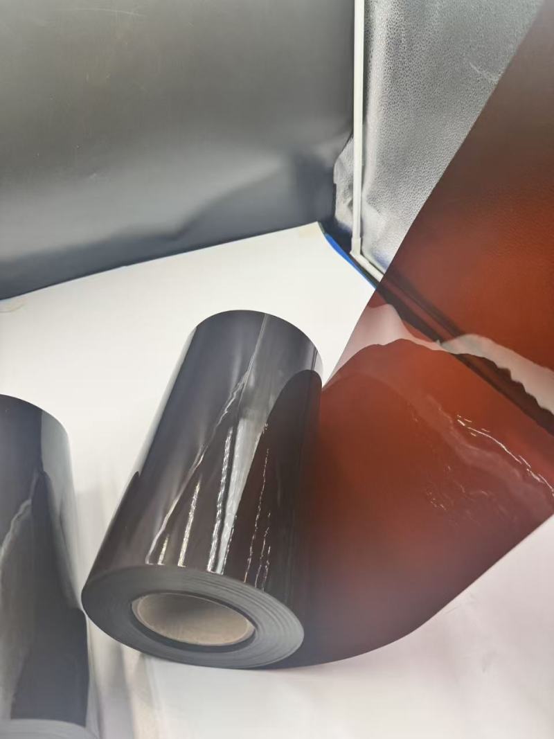 Descubriendo el escudo: el papel de la película de PVC marrón en el embalaje protector