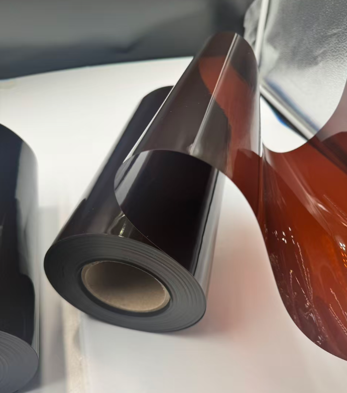 Descubriendo el escudo: el papel de la película de PVC marrón en el embalaje protector