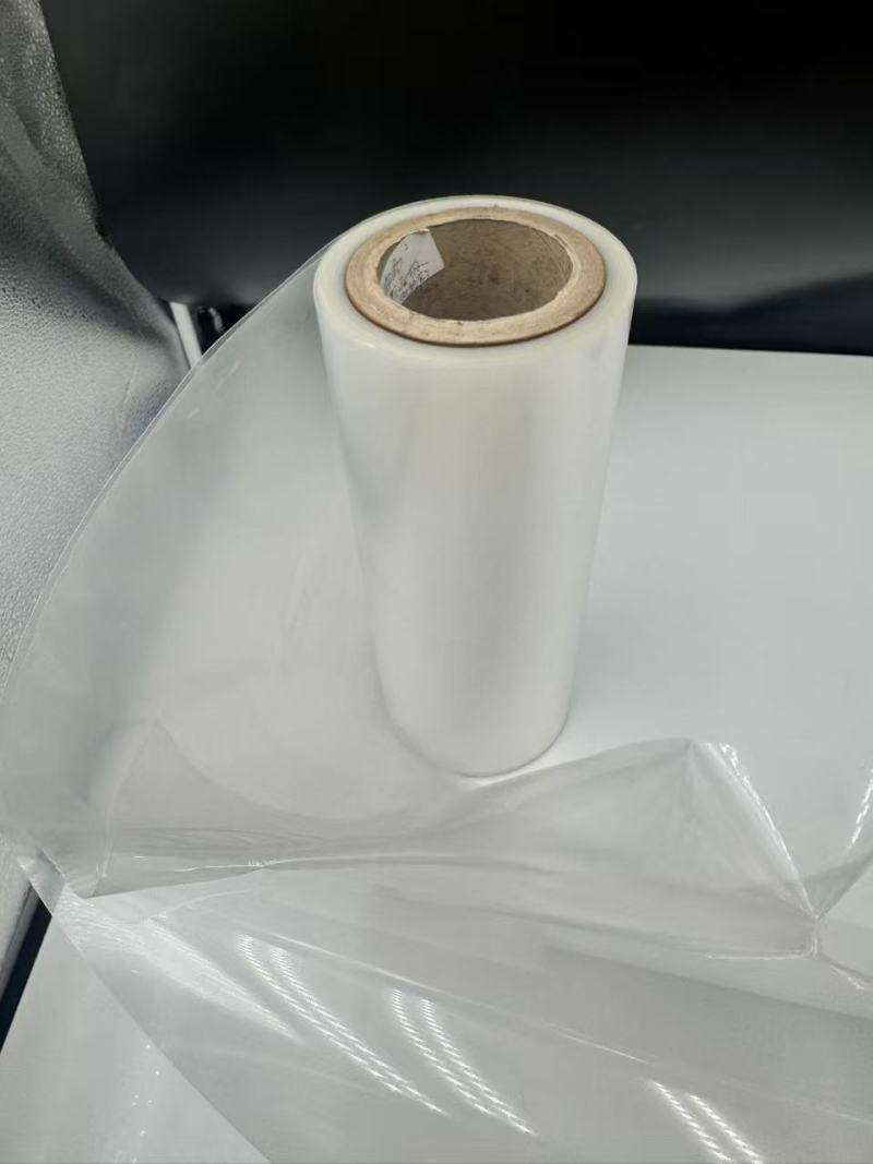 Aceptando el ajuste perfecto: El dinámico mundo de la película retráctil PETG transparente