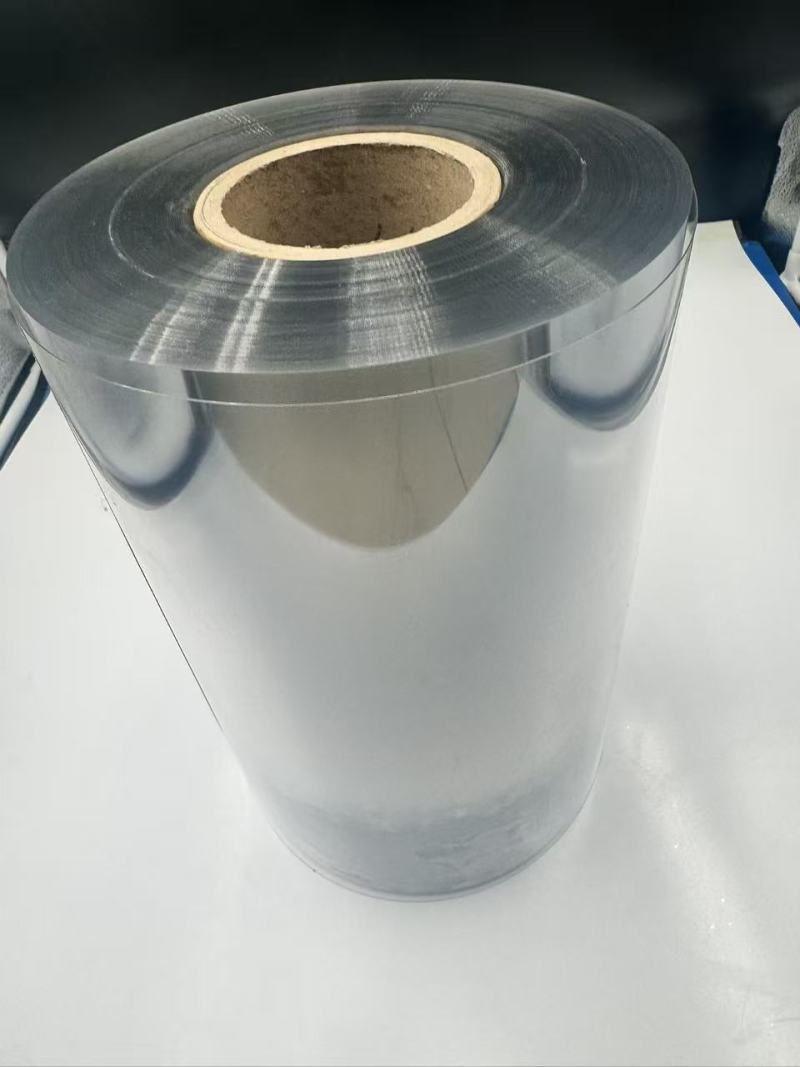 Revelando la claridad cristalina de la película PET transparente